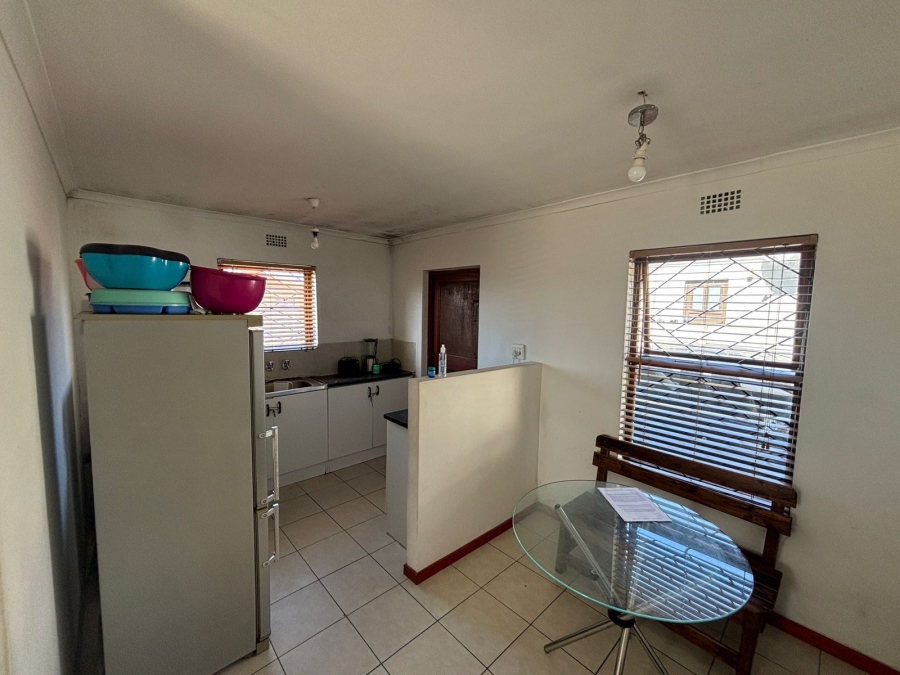 2 Bedroom Property for Sale in Ilitha Park Western Cape